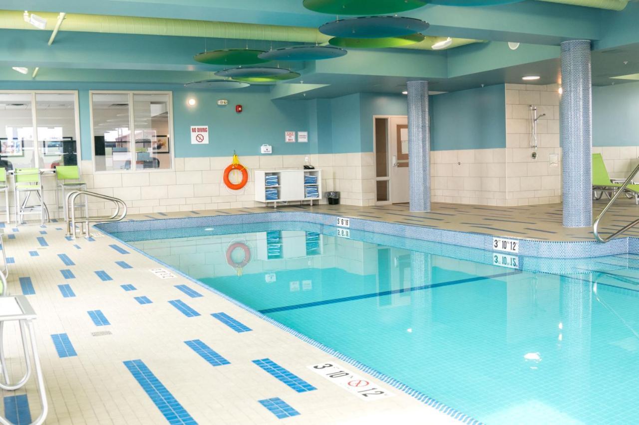Holiday Inn Express & Suites - Brandon By Ihg Экстерьер фото