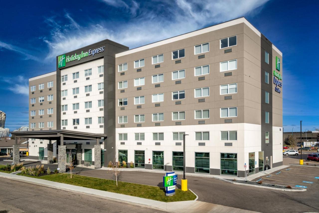 Holiday Inn Express & Suites - Brandon By Ihg Экстерьер фото