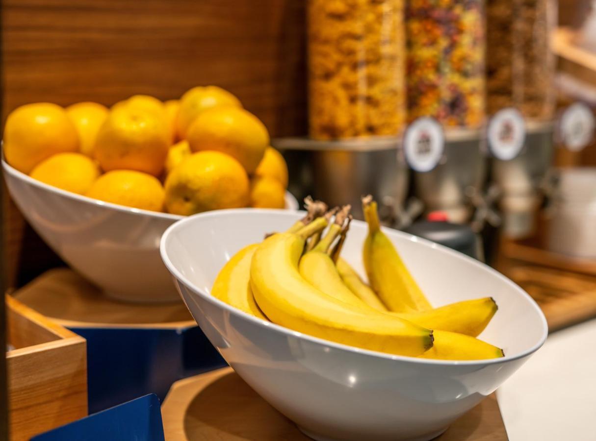 Holiday Inn Express & Suites - Brandon By Ihg Экстерьер фото