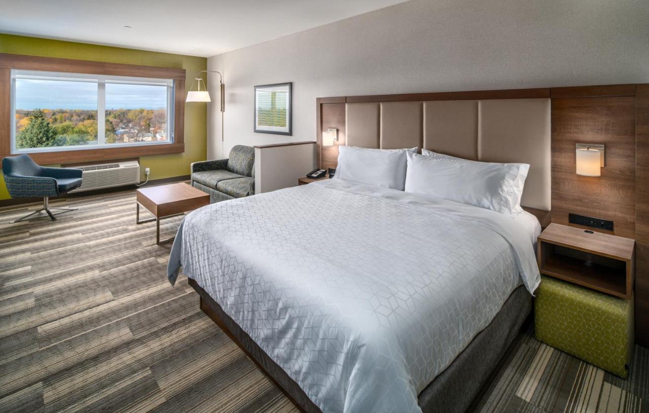Holiday Inn Express & Suites - Brandon By Ihg Экстерьер фото