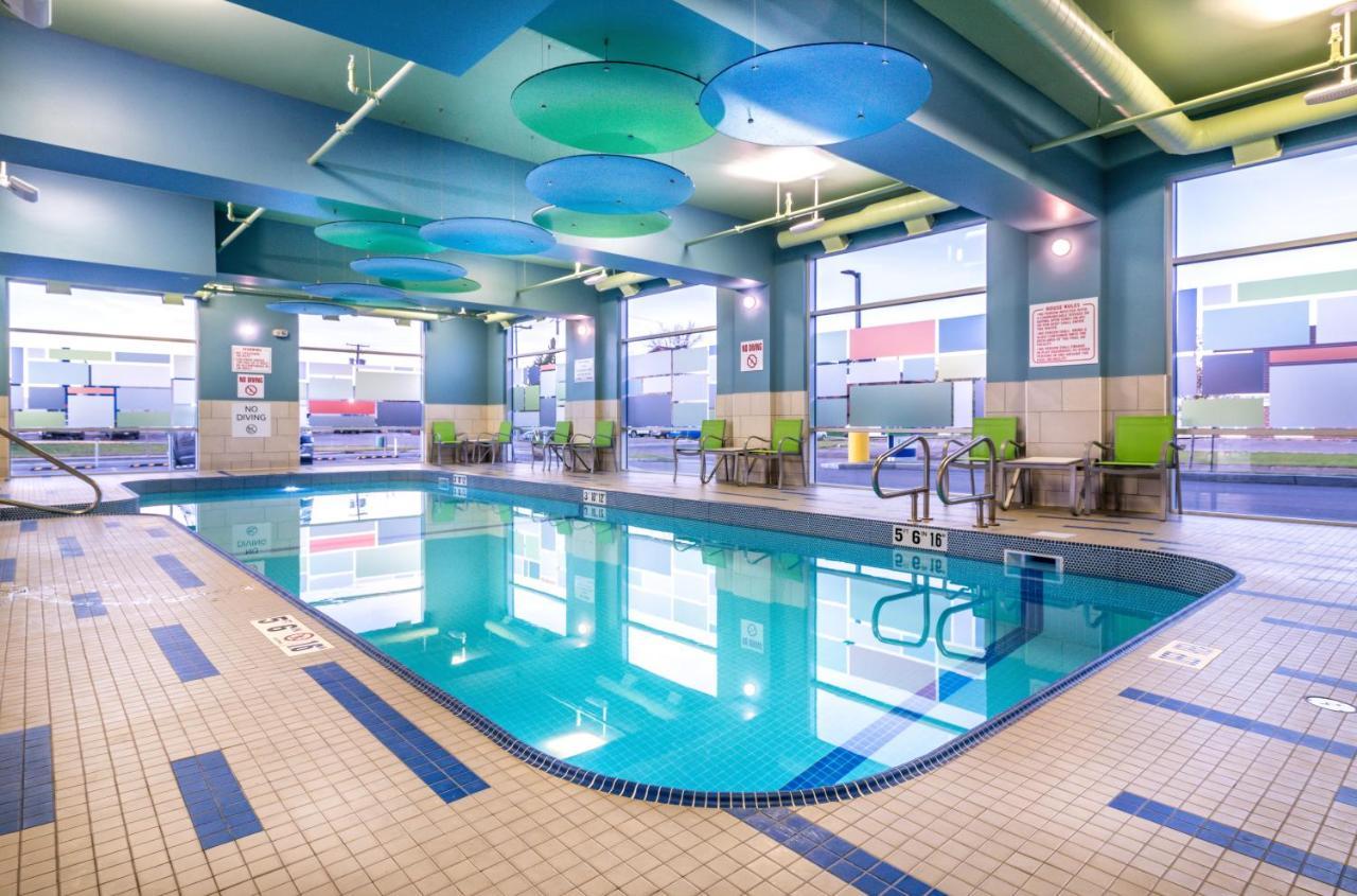 Holiday Inn Express & Suites - Brandon By Ihg Экстерьер фото